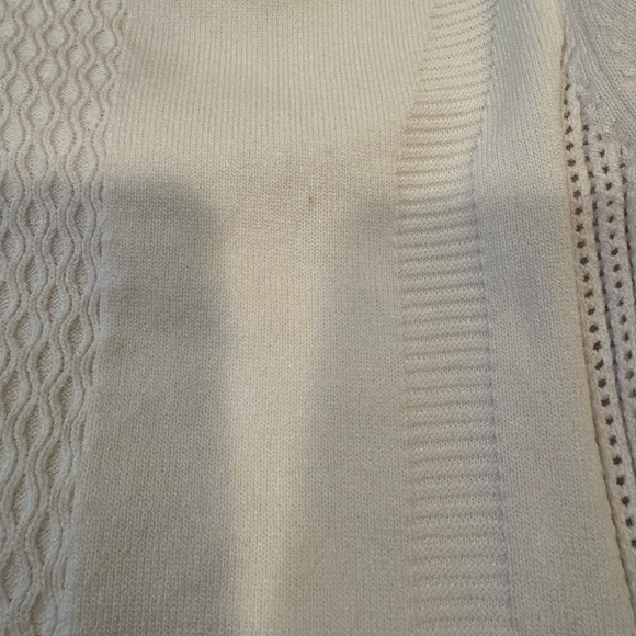 H&M White Knit Top - size medium - Picture 11 of 11